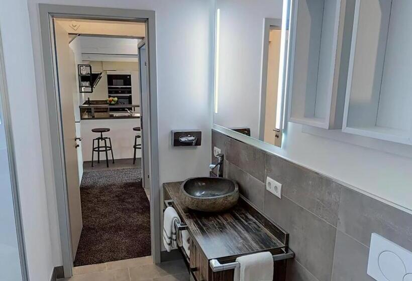 Люкс 3 Спальни, Boardinghouse Emden