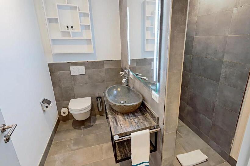 Студия Superior, Boardinghouse Emden