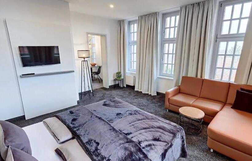 Студия Superior, Boardinghouse Emden