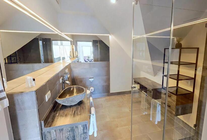 Люкс с Балконом, Boardinghouse Emden