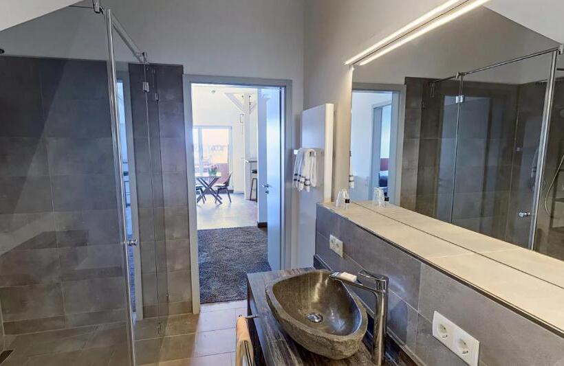 Люкс с Балконом, Boardinghouse Emden