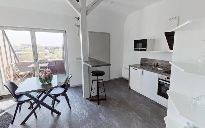 Люкс с Балконом, Boardinghouse Emden