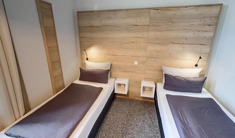 Студия Стандарт, Boardinghouse Emden