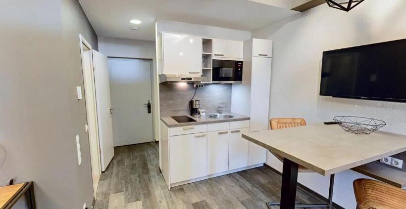 Студия Стандарт, Boardinghouse Emden