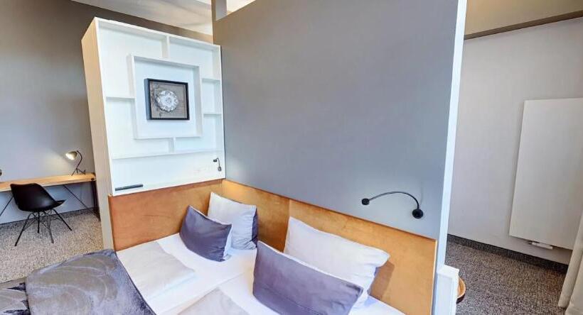 Студия Стандарт, Boardinghouse Emden