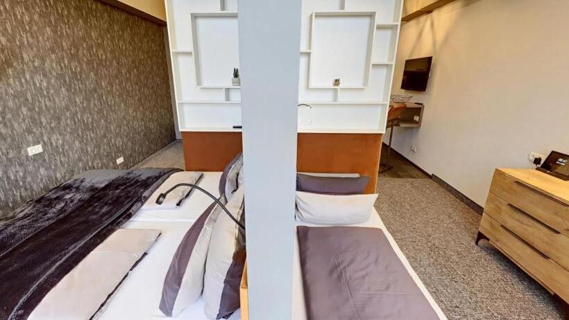 Студия Стандарт, Boardinghouse Emden