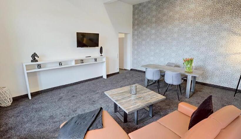 Люкс 3 Спальни, Boardinghouse Emden