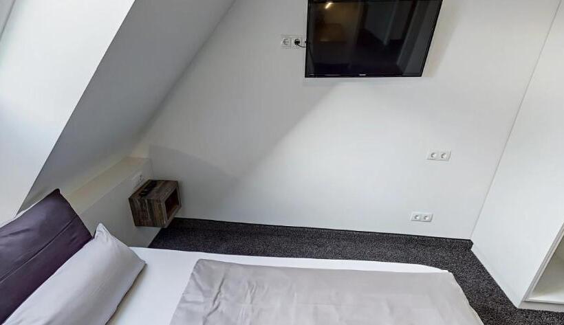 Люкс 3 Спальни, Boardinghouse Emden