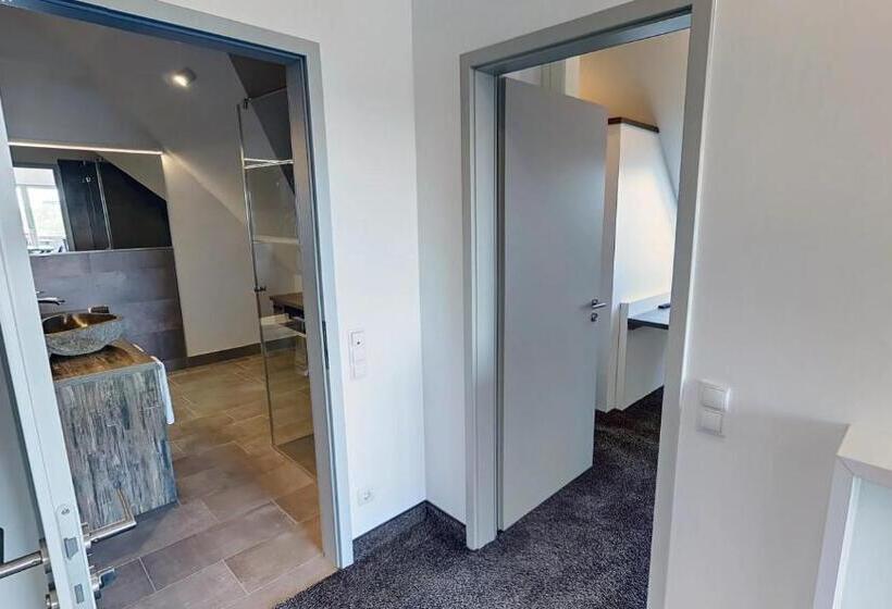 Люкс с Балконом, Boardinghouse Emden