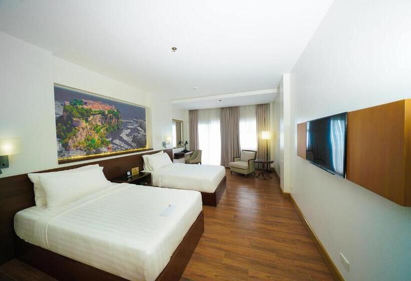 סוויטת ג'וניור, Carlito Tagaytay