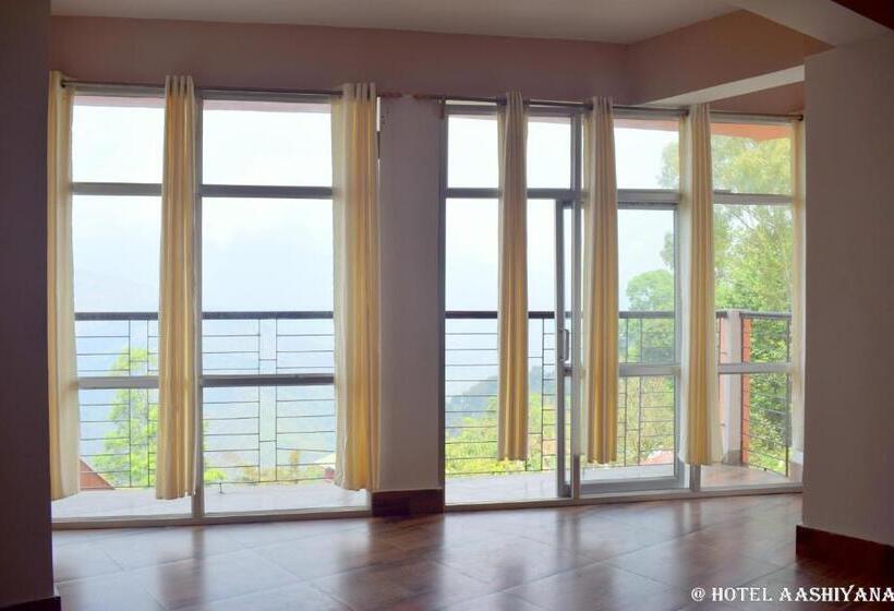 디럭스 룸, Aashiyana