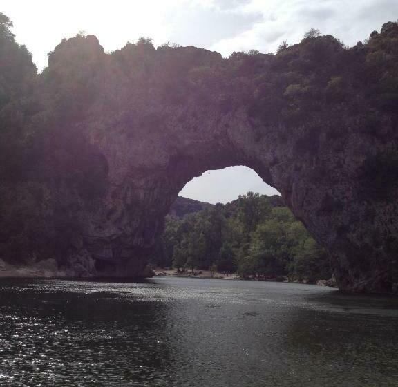 חדר סטנדרט, Des Sites