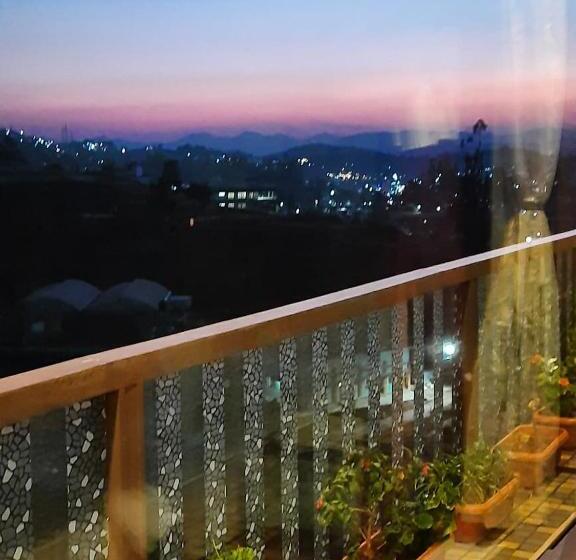 Chambre Deluxe avec Balcon, Sunset Valley Holiday Inn