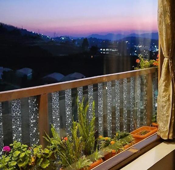 Chambre Deluxe avec Balcon, Sunset Valley Holiday Inn