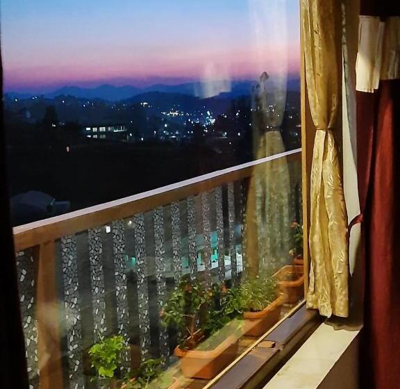 Chambre Deluxe avec Balcon, Sunset Valley Holiday Inn