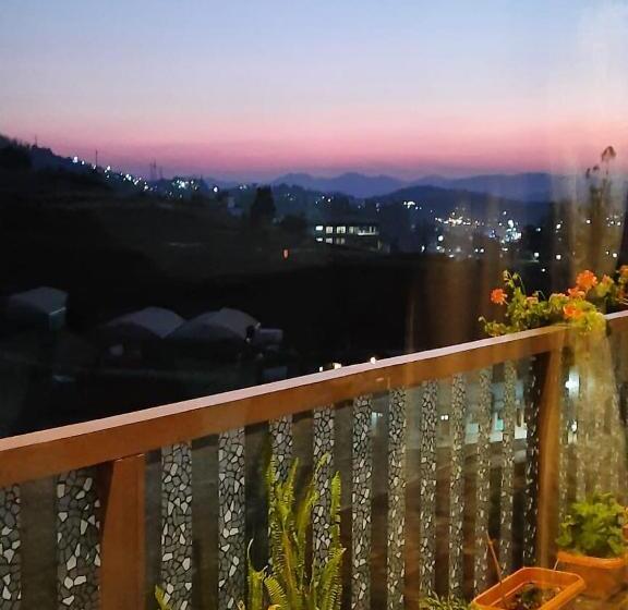 Chambre Deluxe avec Balcon, Sunset Valley Holiday Inn