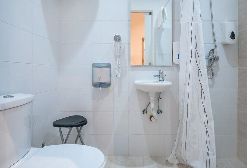 سوئیت کلاب, Valletta Kampnar City Living