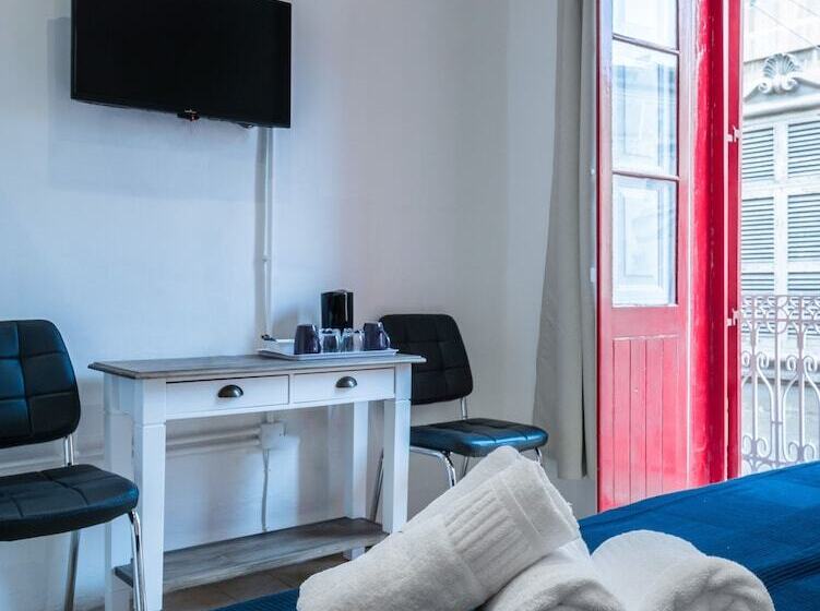 سوئیت کلاب, Valletta Kampnar City Living