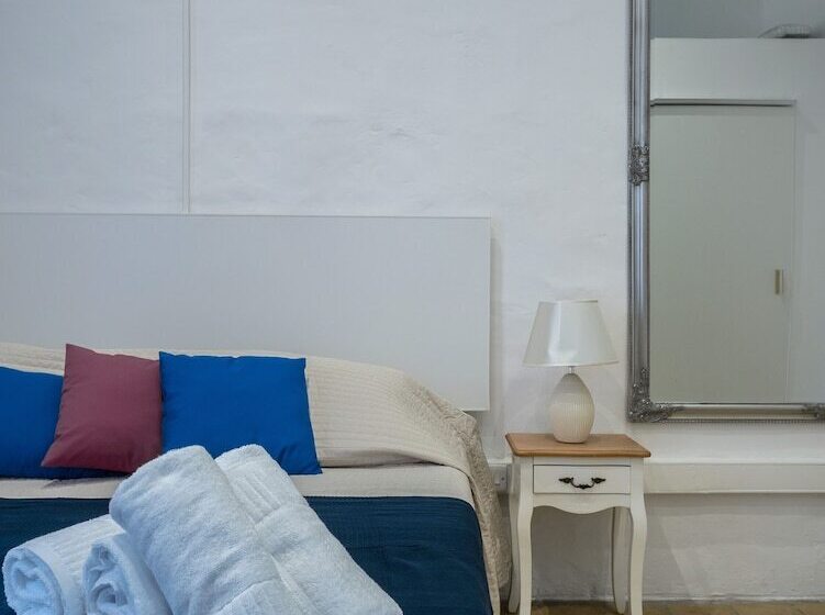 سوئیت راحتی, Valletta Kampnar City Living