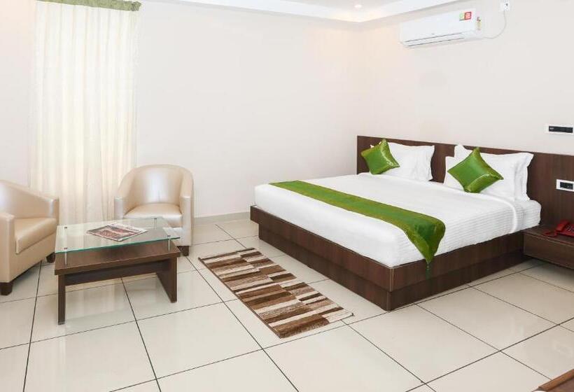 Quarto Deluxe, Treebo Durga Boji Grand, Gonikoppal Town