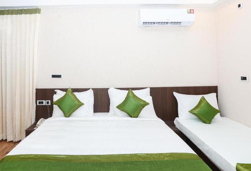 Quarto Superior, Treebo Durga Boji Grand, Gonikoppal Town