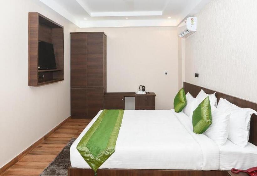 Quarto Superior, Treebo Durga Boji Grand, Gonikoppal Town