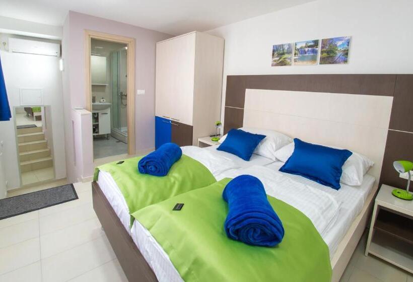 اتاق لوکس, Five Rivers Rooms