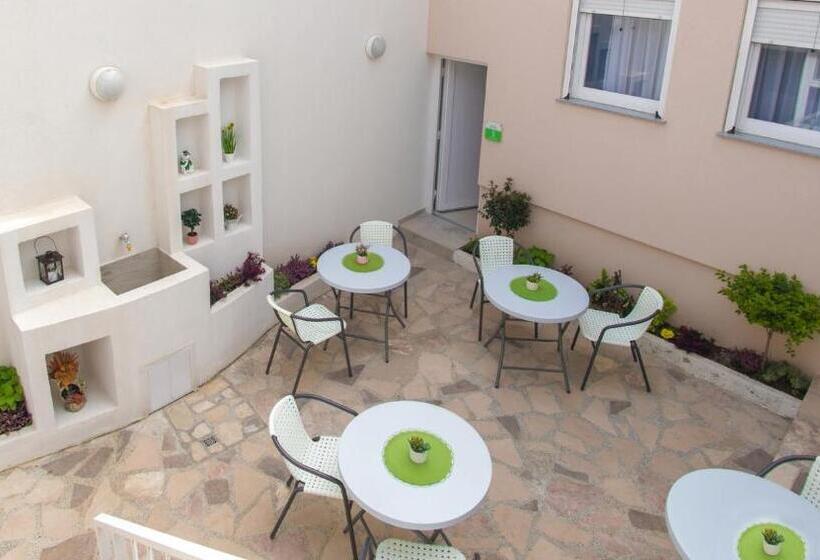 اتاق سوپریور, Five Rivers Rooms