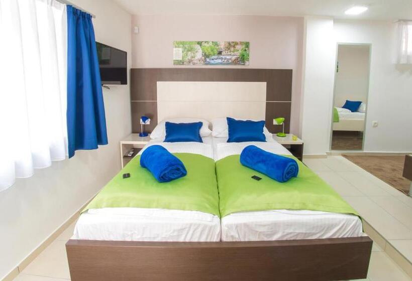 اتاق سوپریور چهار تخته, Five Rivers Rooms