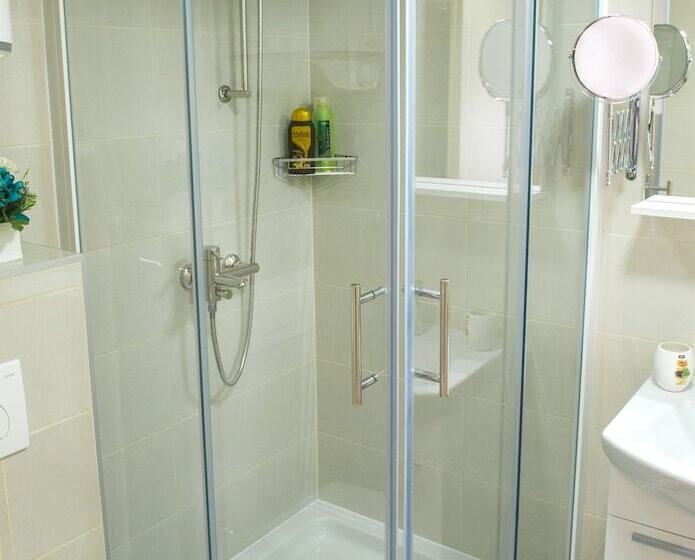 اتاق لوکس, Five Rivers Rooms