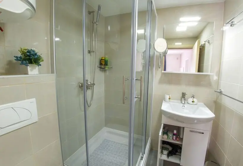 اتاق لوکس, Five Rivers Rooms