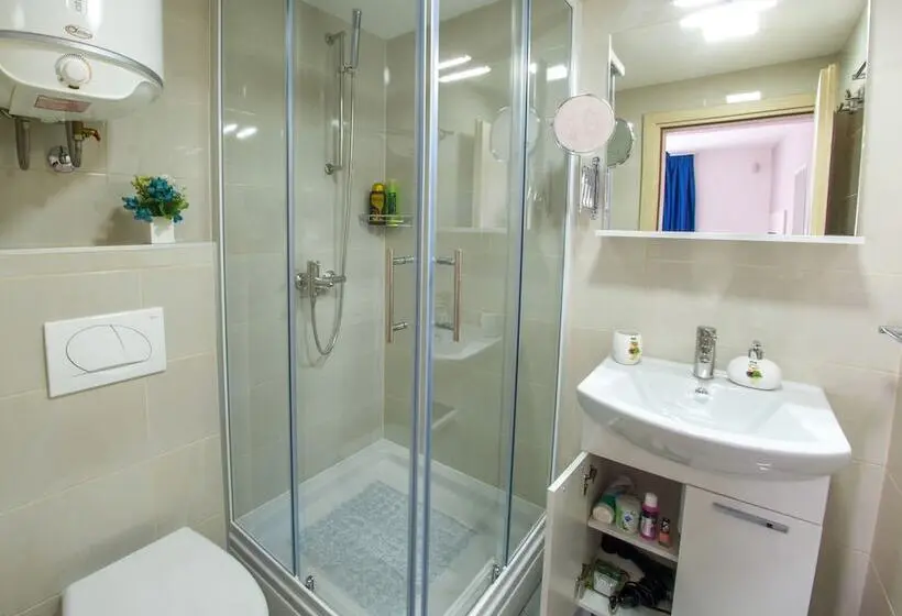 اتاق لوکس, Five Rivers Rooms