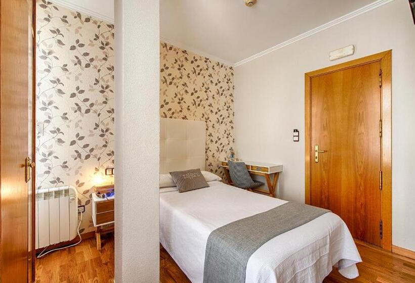 اتاق استاندارد یک نفره, Hostal Zahara