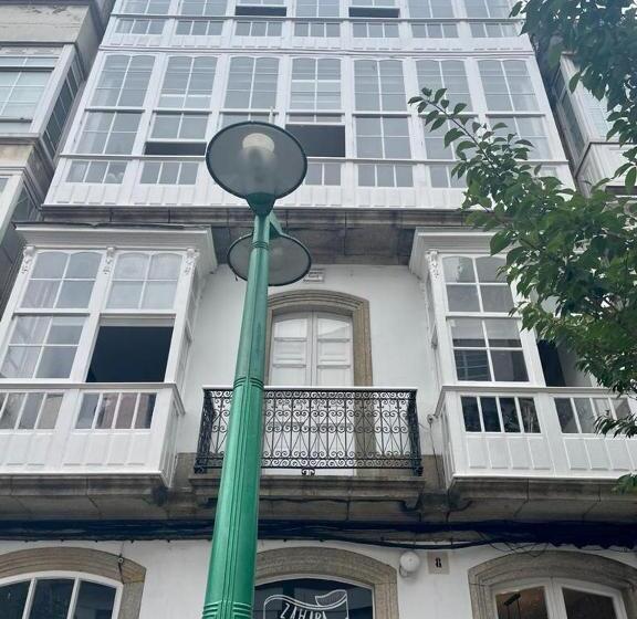 استودیوی استاندارد, Hostal Zahara