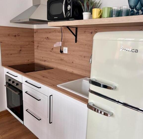 Студия Стандарт, Hostal Zahara