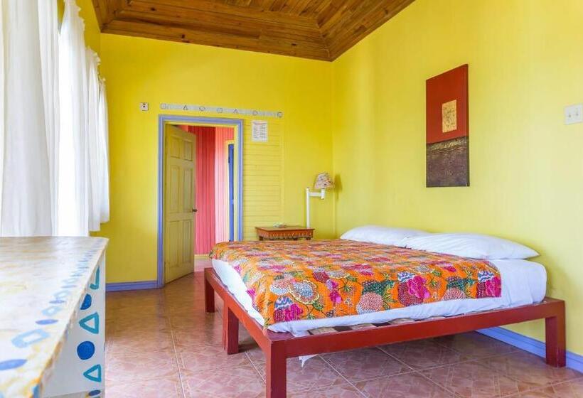 اتاق لوکس با بالکن و چشمانداز دریا, Taino Cove