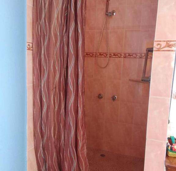 اتاق لوکس با بالکن و چشمانداز دریا, Taino Cove