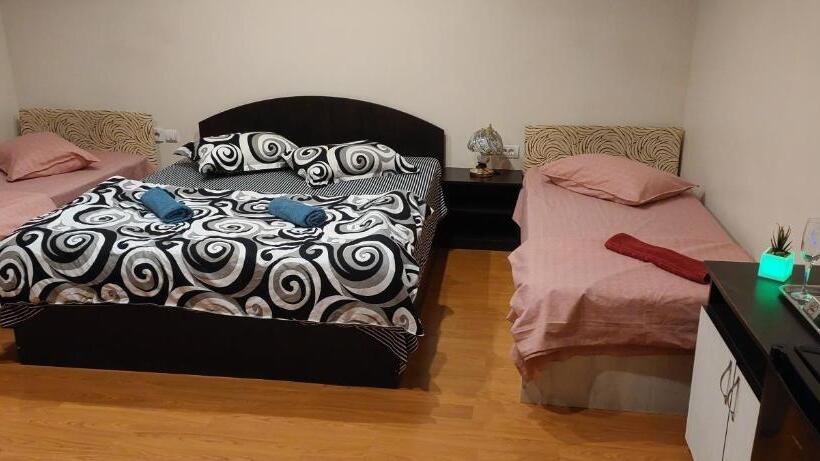 اتاق خانوادگی, Vila Magica