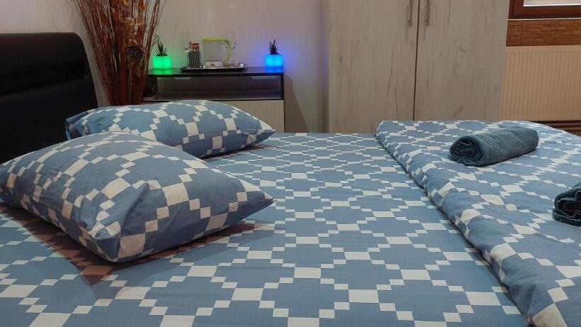 اتاق لوکس, Vila Magica