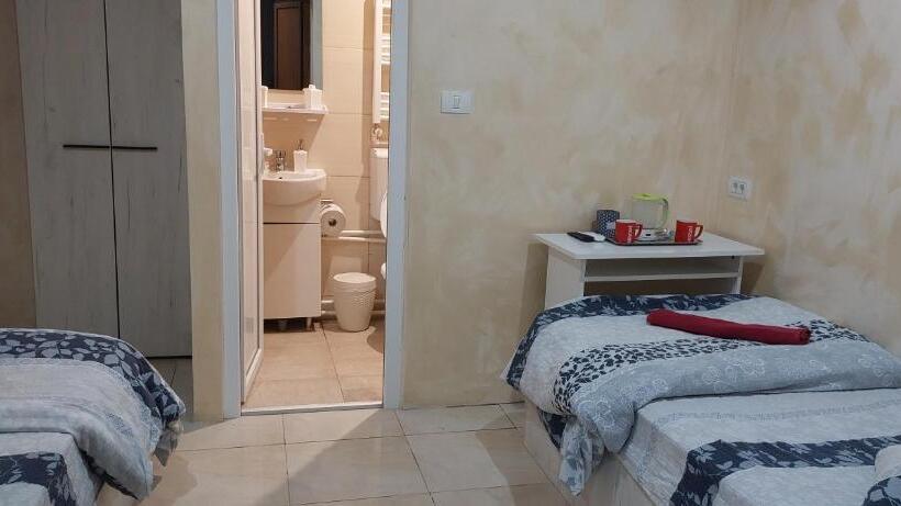 اتاق اکونومی, Vila Magica