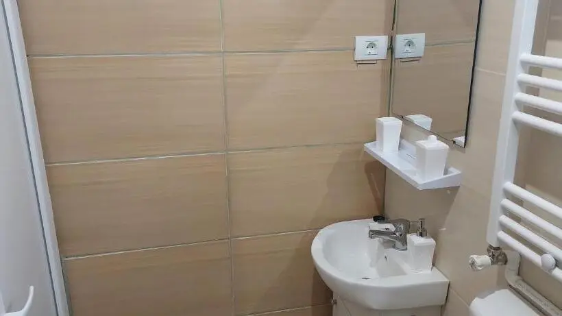 Pokój Ekonomiczny, Vila Magica