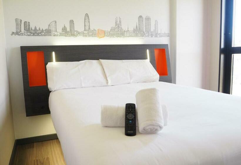 Номер Стандарт, Easyhotel Barcelona Fira