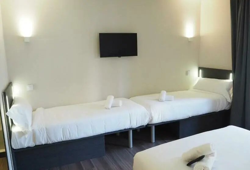 اتاق خانوادگی, Easyhotel Barcelona Fira