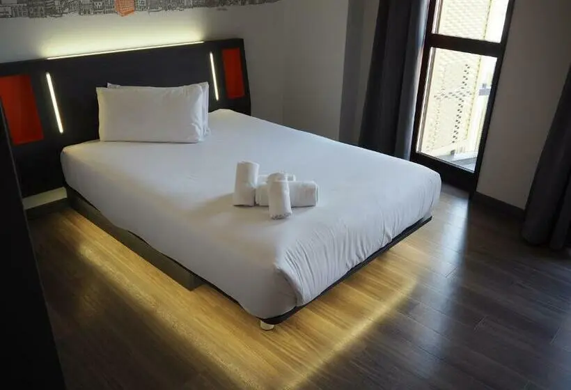 اتاق استاندارد برای معلولان, Easyhotel Barcelona Fira