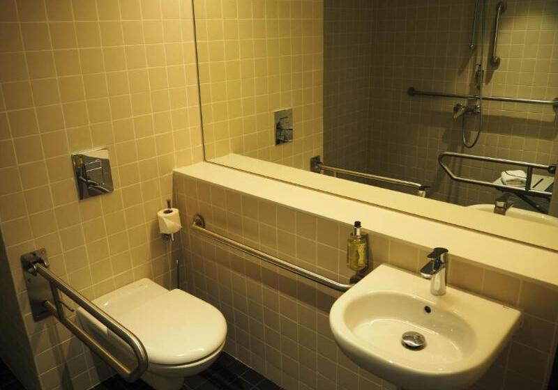 غرفة قياسية لذوى الاحتياجات الخاصة, Easyhotel Barcelona Fira