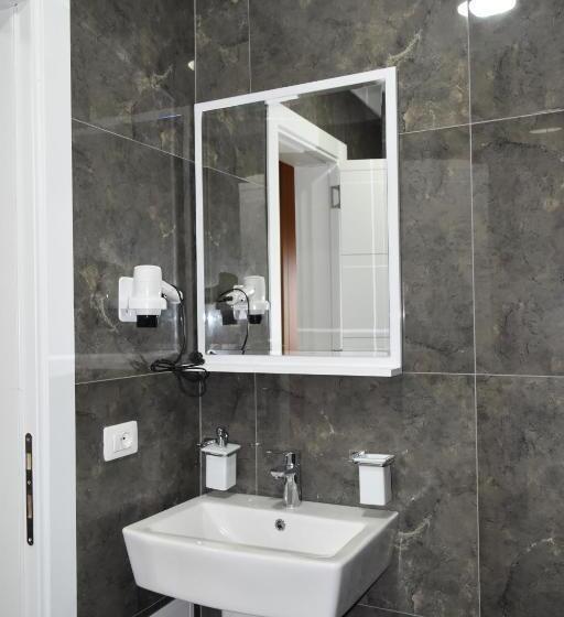 Standart Oda, Liss 2