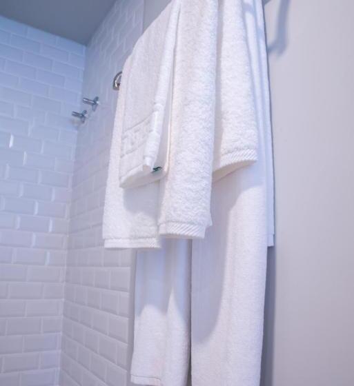 Номер Deluxe, Nomada