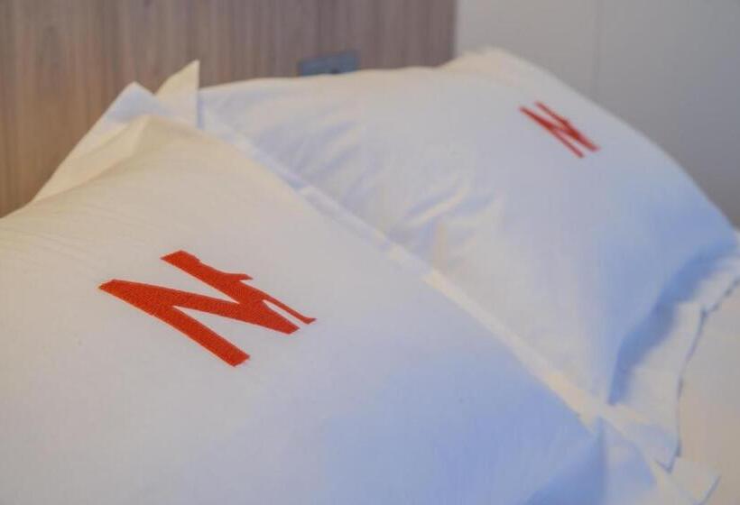 Номер Deluxe, Nomada