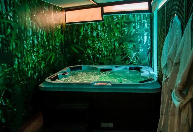 Люкс Повышенной Комфортности, Nomada