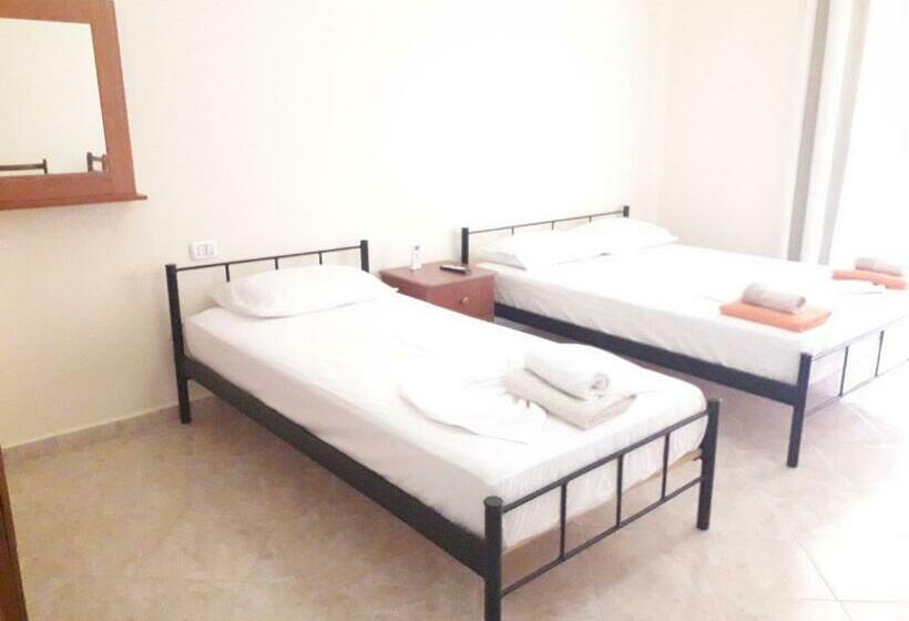 اتاق استاندارد چهار تخته, Agrotourism Himara